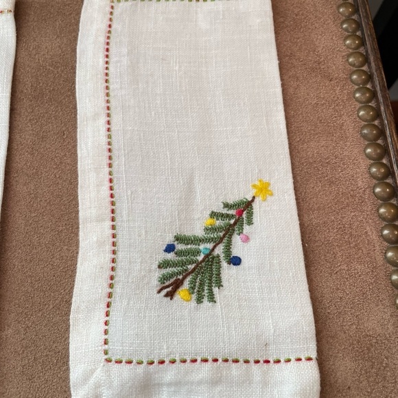 (NWT) Set of Four 100% Linen Handmade Christmas Napkins from Haiti Each Unique - Picture 9 of 10